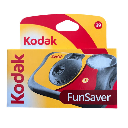 Kodak Disposable Camera: Perfect for weddings, parties, or holidays. Vintage charm, 39 exposures, ISO 800, built-in flash, user-friendly. Get yours now!