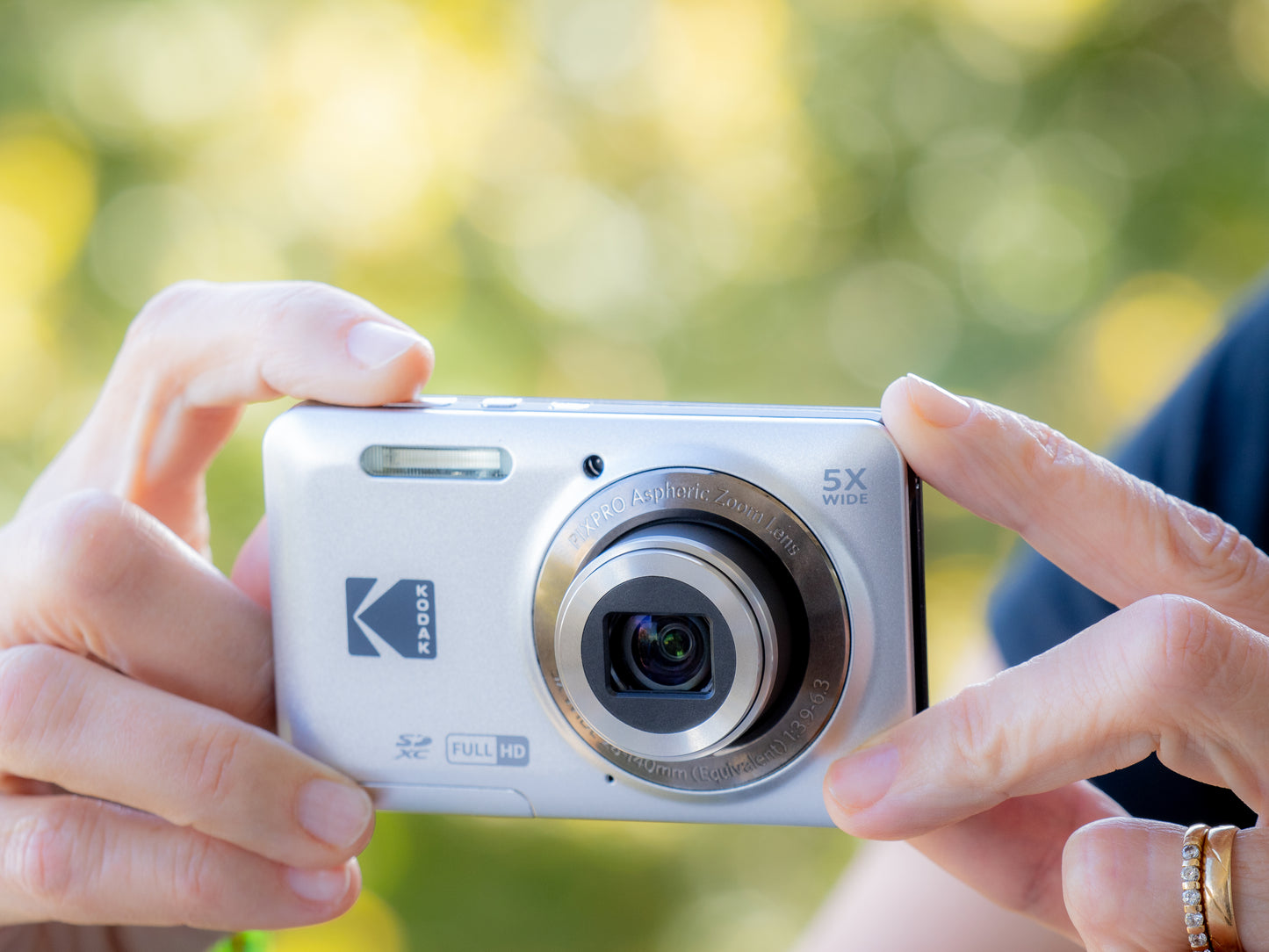 Kodak PixPro FZ55 Digital Camera - With Kodak 32gb SD Card - Silver