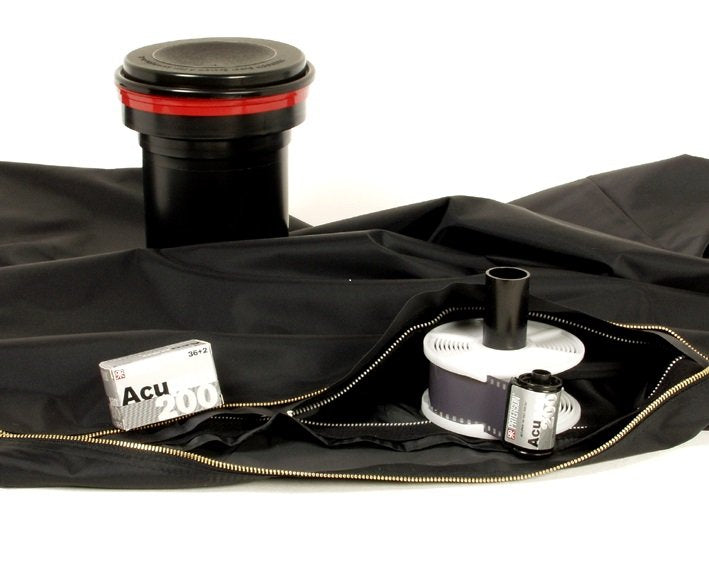 Paterson changing bag for home film development. Double skin, double zip for film protection. Compact, portable design.